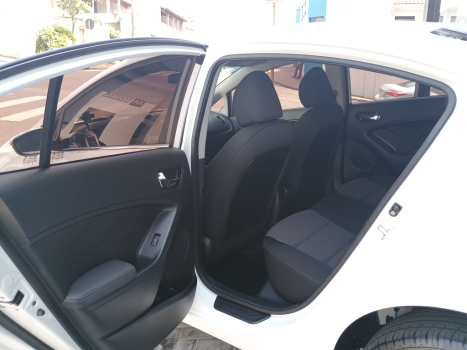 KIA Cerato Sedan 1.6 16V 4P SX AUTOMTICO, Foto 10