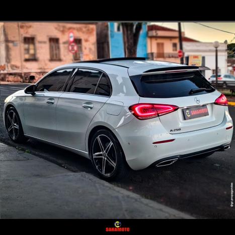 MERCEDES-BENZ A 250 2.0 16V 4P CGI VISION 7G-DCT AUTOMTICO, Foto 3