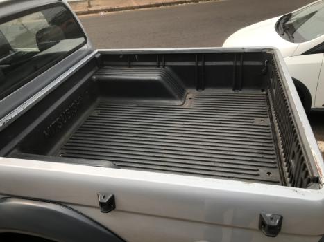 MITSUBISHI L 200 Outdoor 2.5 GLS 4X4 CABINE DUPLA TURBO DIESEL INTERCOOLER, Foto 4