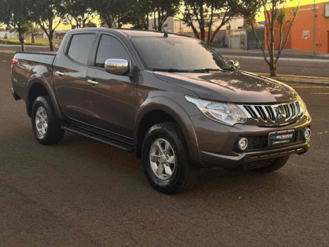 MITSUBISHI L 200 Savana 3.2 16V 4P 4X4 TURBO DIESEL INTECOOLER AUTOMTICO, Foto 2