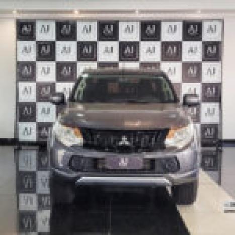 MITSUBISHI L 200 Triton 2.4 16V SPORT GLS CABINE DUPLA TURBO DIESEL AUTOMTICO, Foto 2