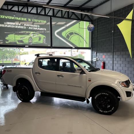 MITSUBISHI L 200 Triton 3.5 V6 HPE 4X4 FLEX CABINE DUPLA AUTOMTICO, Foto 4