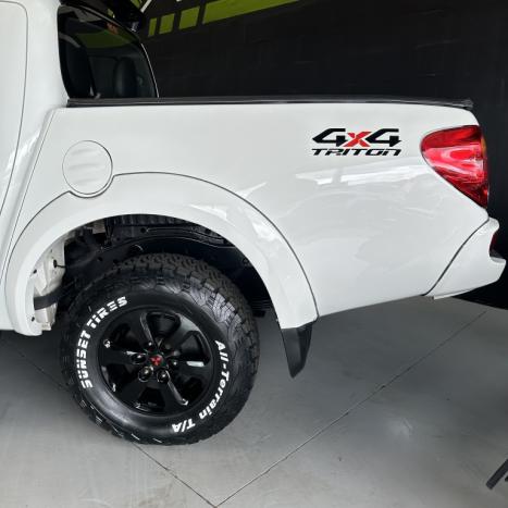 MITSUBISHI L 200 Triton 3.5 V6 HPE 4X4 FLEX CABINE DUPLA AUTOMTICO, Foto 6