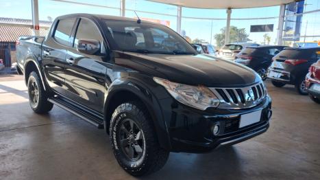MITSUBISHI L 200 Triton 2.4 16V SPORT HPE 4X4 CABINE DUPLA TURBO DIESEL AUTOMTICO, Foto 2