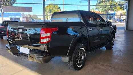 MITSUBISHI L 200 Triton 2.4 16V SPORT HPE 4X4 CABINE DUPLA TURBO DIESEL AUTOMTICO, Foto 5