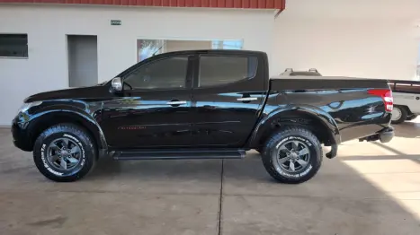 MITSUBISHI L 200 Triton 2.4 16V SPORT HPE 4X4 CABINE DUPLA TURBO DIESEL AUTOMTICO, Foto 7