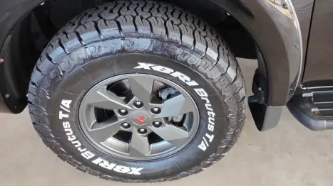 MITSUBISHI L 200 Triton 2.4 16V SPORT HPE 4X4 CABINE DUPLA TURBO DIESEL AUTOMTICO, Foto 11