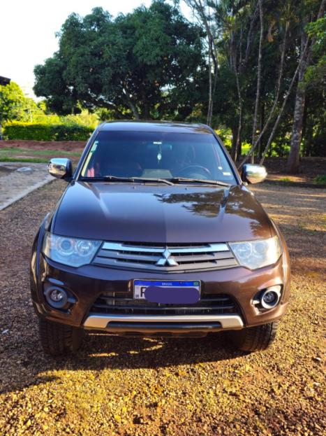 MITSUBISHI L 200 Triton 3.2 16V HPE 4X4 CABINE DUPLA TURBO DIESEL INTERCOOLER AUTOMTICO, Foto 2