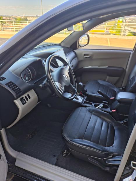 MITSUBISHI L 200 Triton 3.5 V6 HPE 4X4 FLEX CABINE DUPLA AUTOMTICO, Foto 10