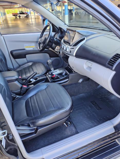 MITSUBISHI L 200 Triton 3.5 V6 HPE 4X4 FLEX CABINE DUPLA AUTOMTICO, Foto 13