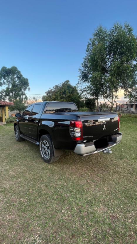 MITSUBISHI L 200 Triton 2.4 16V SPORT HPE 4X4 CABINE DUPLA TURBO DIESEL AUTOMTICO, Foto 2