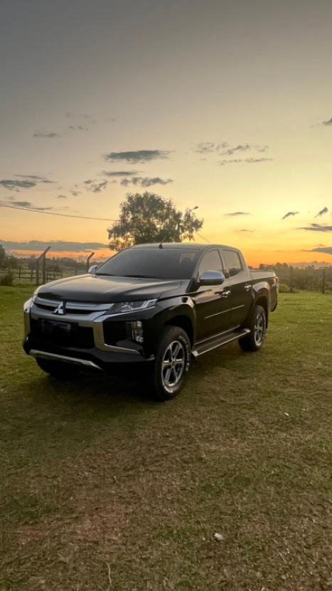 MITSUBISHI L 200 Triton 2.4 16V SPORT HPE 4X4 CABINE DUPLA TURBO DIESEL AUTOMTICO, Foto 3