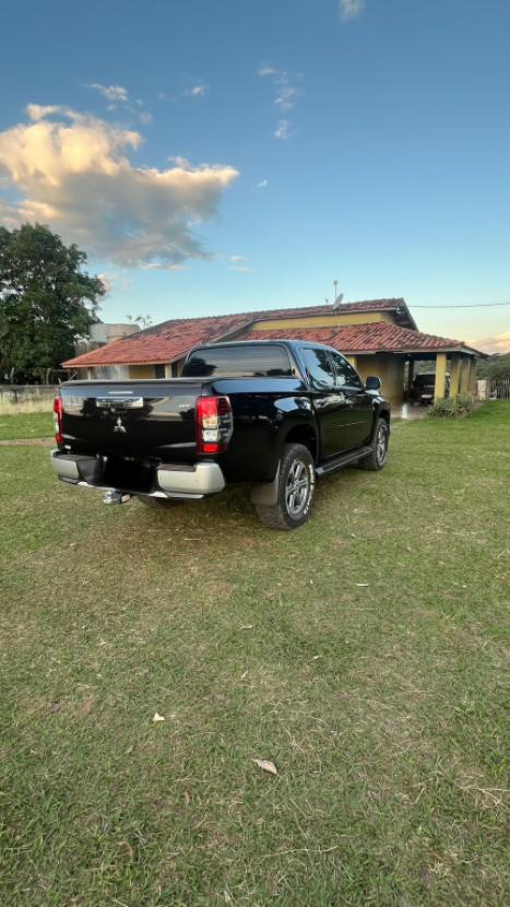 MITSUBISHI L 200 Triton 2.4 16V SPORT HPE 4X4 CABINE DUPLA TURBO DIESEL AUTOMTICO, Foto 4