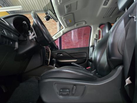 MITSUBISHI L 200 Triton 2.4 16V SPORT HPE-S 4X4 CABINE DUPLA TURBO DIESEL AUTOMTICO, Foto 7