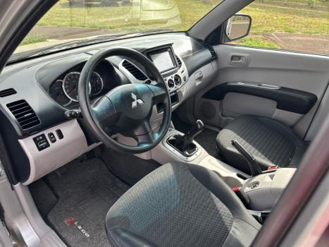 MITSUBISHI L 200 Triton 2.4 16V FLEX HLS CABINE DUPLA, Foto 8