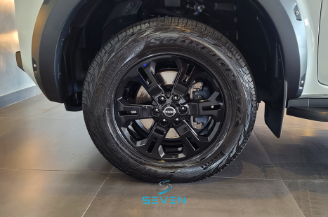 NISSAN Frontier 2.3 ATTACK CABINE DUPLA 4X4 BI-TURBO DIESEL AUTOMTICO, Foto 16