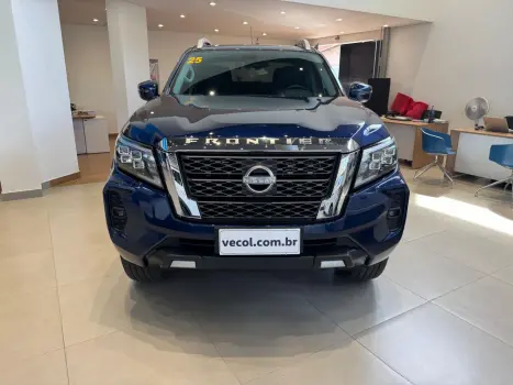 NISSAN Frontier 2.3 16V XE 4X4 CABINE DUPLA BI-TURBO DIESEL AUTOMTICO, Foto 2