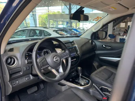 NISSAN Frontier 2.3 16V XE 4X4 CABINE DUPLA BI-TURBO DIESEL AUTOMTICO, Foto 4