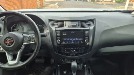 NISSAN Frontier 2.3 16V PRO4X CABINE DUPLA 4X4 BI-TURBO DIESEL AUTOMTICO, Foto 15
