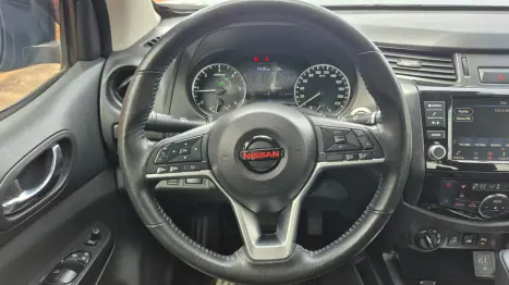 NISSAN Frontier 2.3 16V PRO4X CABINE DUPLA 4X4 BI-TURBO DIESEL AUTOMTICO, Foto 17