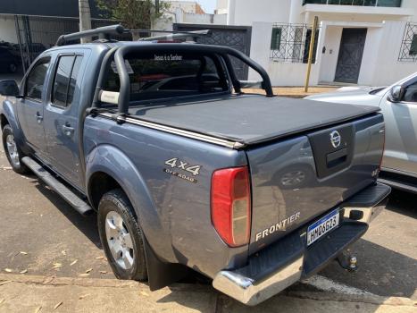 NISSAN Frontier 2.5 4X4 LE CABINE DUPLA TURBO DIESEL AUTOMTICO, Foto 2