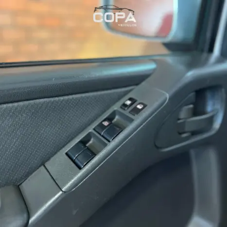NISSAN Frontier 2.5 XE 4X4 TURBO DIESEL CABINE DUPLA, Foto 13