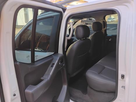 NISSAN Frontier 2.5 SL 10 ANOS 4X4 TURBO DIESEL CABINE DUPLA AUTOMTICO, Foto 11