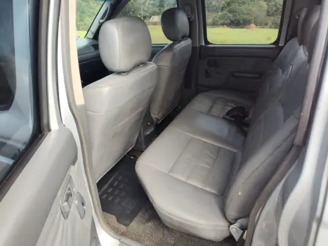 NISSAN Frontier 2.8 SE 4X4 TURBO DIESEL CABINE DUPLA, Foto 14