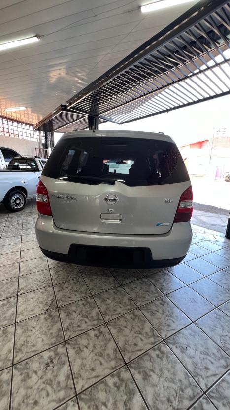 NISSAN Grand Livina 1.8 16V 4P FLEX, Foto 2