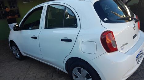 NISSAN March 1.0 12V 4P S FLEX, Foto 2