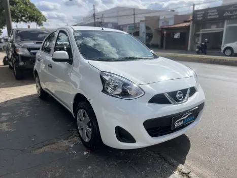 NISSAN March 1.0 12V 4P S FLEX, Foto 2