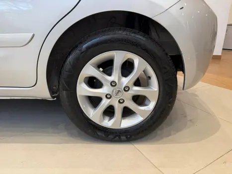 NISSAN March 1.6 16V 4P SV FLEX AUTOMTICO CVT, Foto 8
