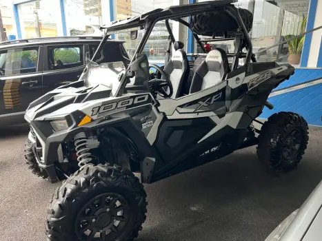 POLARIS RZR XP 1000 , Foto 3