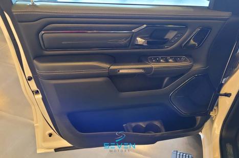RAM 1500 5.7 V8 LIMITED NIGHT EDITION CABINE DUPLA 4X4 AUTOMTICO, Foto 12
