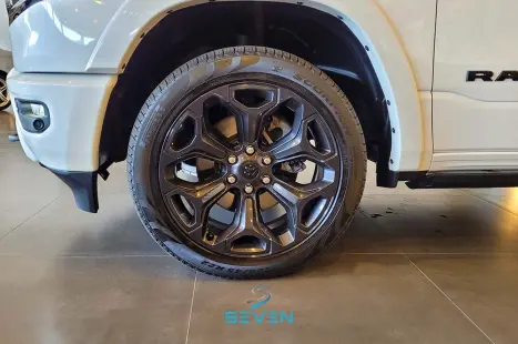 RAM 1500 5.7 V8 LIMITED NIGHT EDITION CABINE DUPLA 4X4 AUTOMTICO, Foto 17