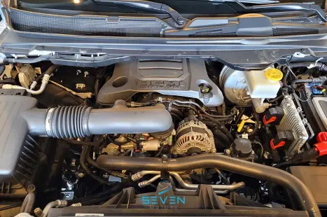 RAM 1500 5.7 V8 LIMITED NIGHT EDITION CABINE DUPLA 4X4 AUTOMTICO, Foto 18