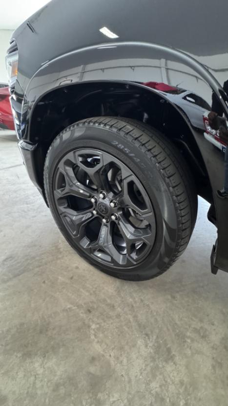 RAM 1500 5.7 V8 LIMITED NIGHT EDITION CABINE DUPLA 4X4 AUTOMTICO, Foto 7