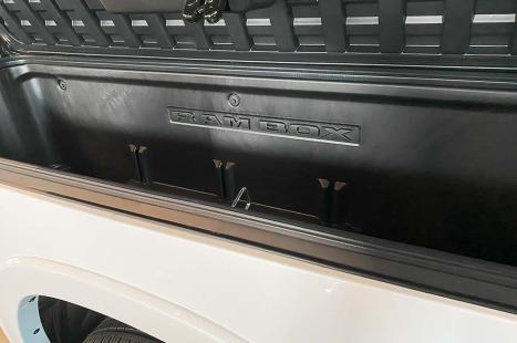 RAM 1500 5.7 V8 LIMITED NIGHT EDITION CABINE DUPLA 4X4 AUTOMTICO, Foto 18