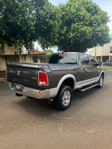 RAM 2500 6.7 I6 24V SLT CABINE DUPLA TURBO DIESEL LARAMIE 4X4 AUTOMTICO, Foto 4