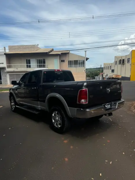 RAM 2500 6.7 I6 24V SLT CABINE DUPLA TURBO DIESEL LARAMIE 4X4 AUTOMTICO, Foto 6