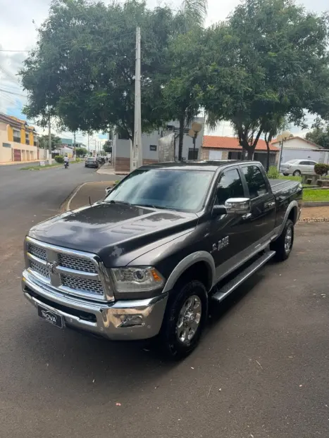 RAM 2500 6.7 I6 24V SLT CABINE DUPLA TURBO DIESEL LARAMIE 4X4 AUTOMTICO, Foto 9