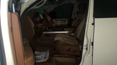 RAM 2500 6.7 I6 24V SLT CABINE DUPLA TURBO DIESEL LARAMIE 4X4 AUTOMTICO, Foto 13
