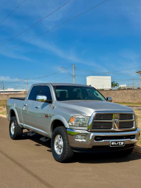 RAM 2500 6.7 I6 24V SLT CABINE DUPLA TURBO DIESEL LARAMIE 4X4 AUTOMTICO, Foto 4