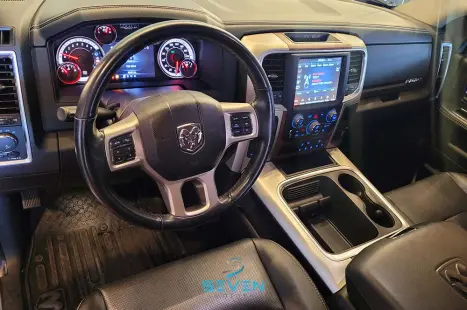 RAM Classic 5.7 V8 32V 4P HEMI LARAMIE AUTOMTICO, Foto 9