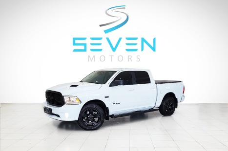 RAM Classic 5.7 V8 32V 4P HEMI LARAMIE AUTOMTICO, Foto 1