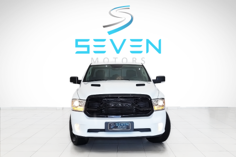 RAM Classic 5.7 V8 32V 4P HEMI LARAMIE AUTOMTICO, Foto 2