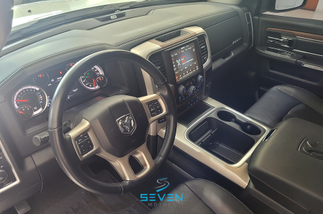 RAM Classic 5.7 V8 32V 4P HEMI LARAMIE AUTOMTICO, Foto 9
