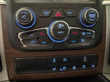 RAM Classic 5.7 V8 32V 4P HEMI LARAMIE AUTOMTICO, Foto 17