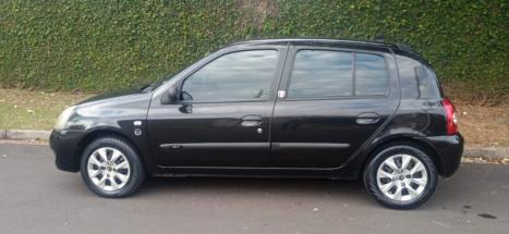 RENAULT Clio Hatch 1.0 16V 4P FLEX AUTHENTIQUE, Foto 2