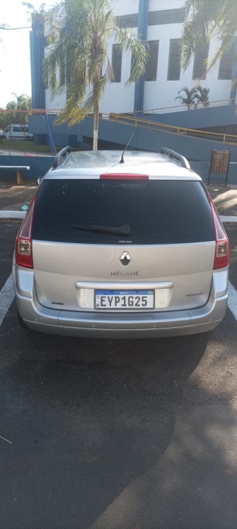 RENAULT Megane Grand Tour 1.6 16V 4P FLEX DYNAMIQUE, Foto 4
